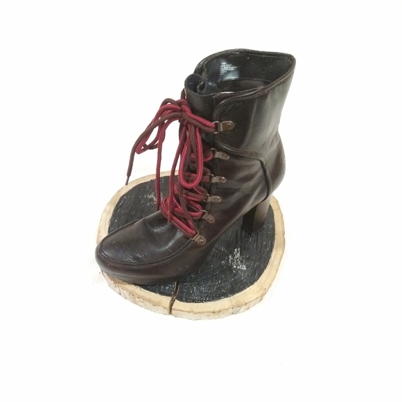 High Heeled Ankle Booties - Picture 3 of 8